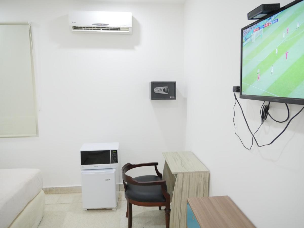 Hostal El Prado Panama City Exterior photo