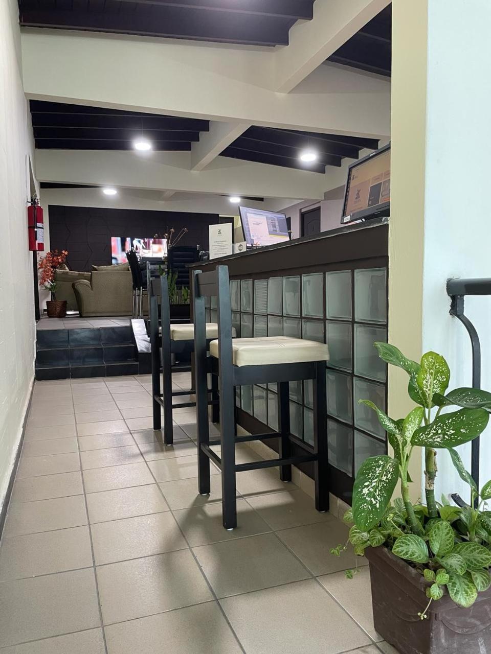 Hostal El Prado Panama City Exterior photo