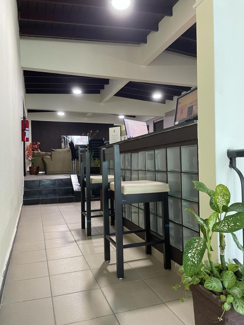 Hostal El Prado Panama City Exterior photo