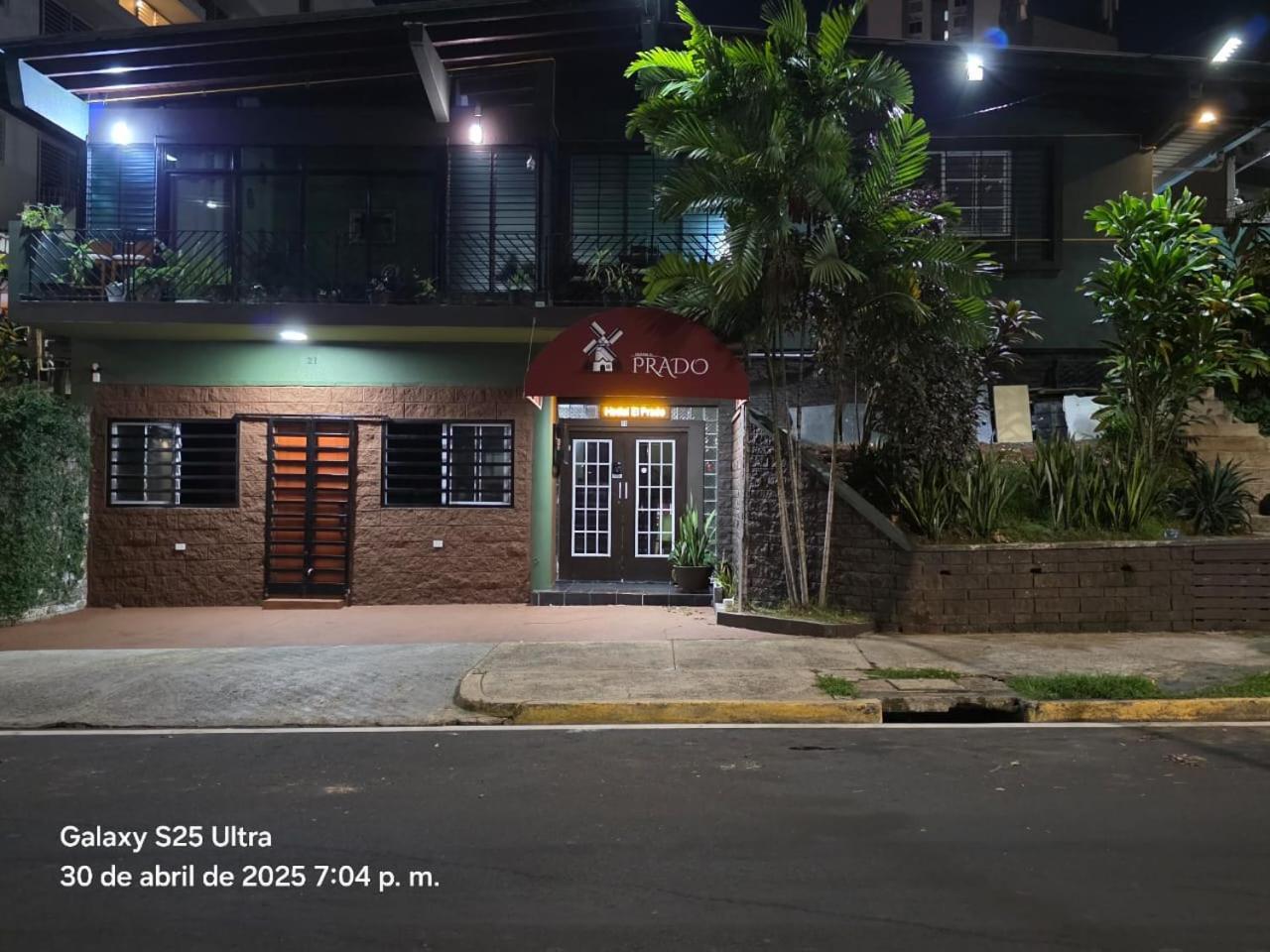 Hostal El Prado Panama City Exterior photo