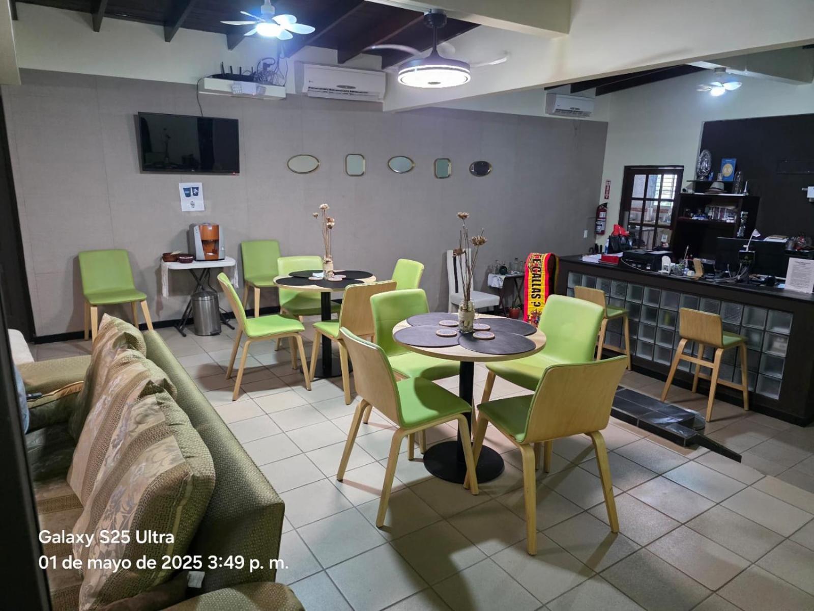 Hostal El Prado Panama City Exterior photo